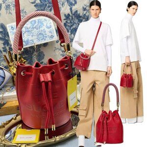 🆕 MARC JACOBS 🧿 NWT The Leather Bucket Bag, Red Leather